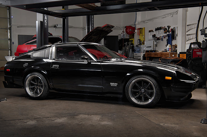 6 Ideas to Black Out The Chrome on Your Datsun Z
