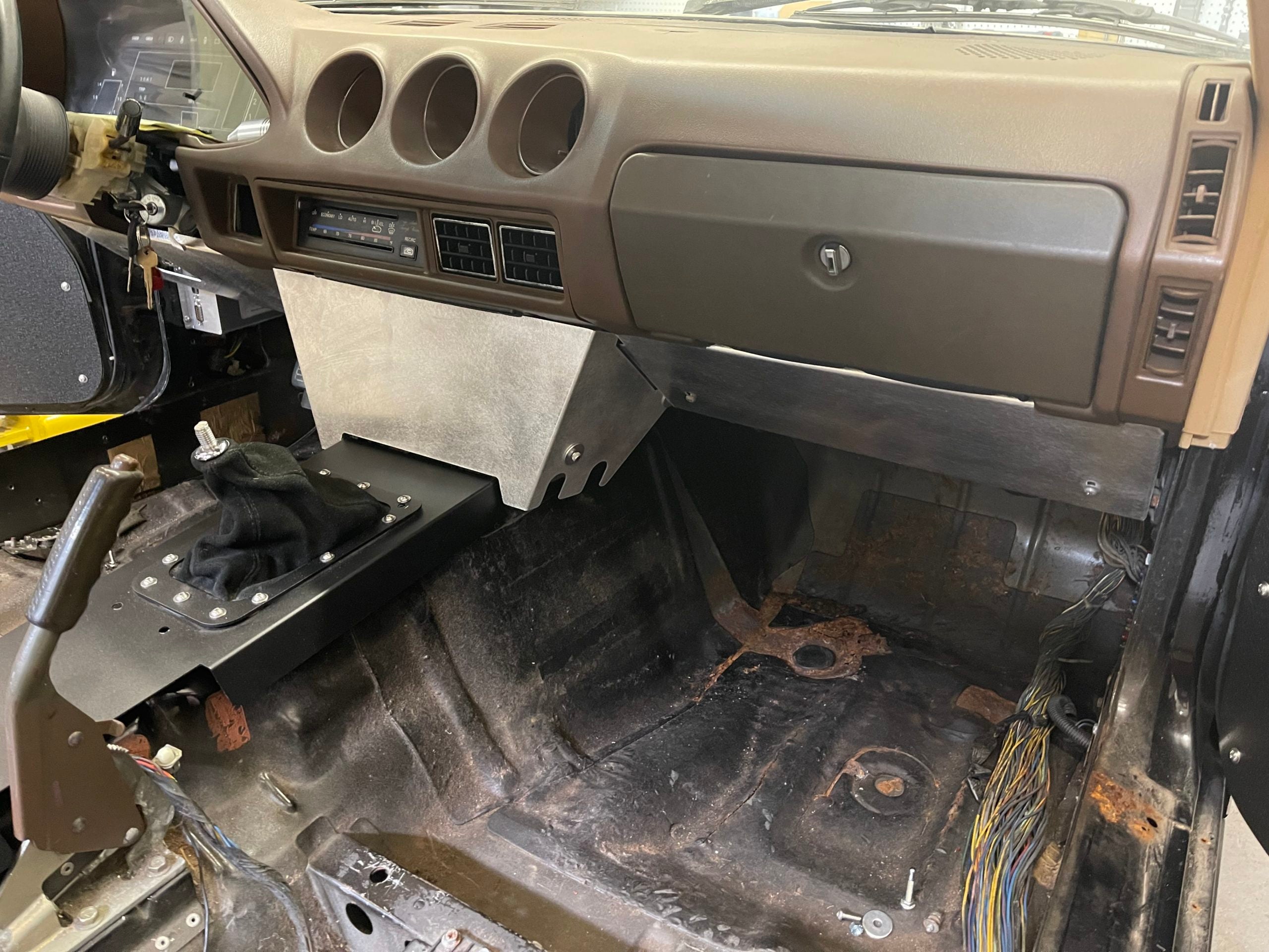 280ZX Dash Center and Passenger Side Panels