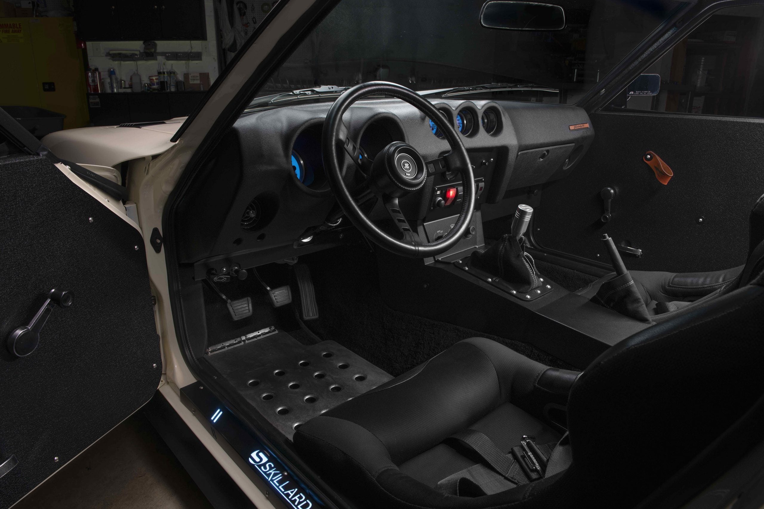 Skillard Z Interior