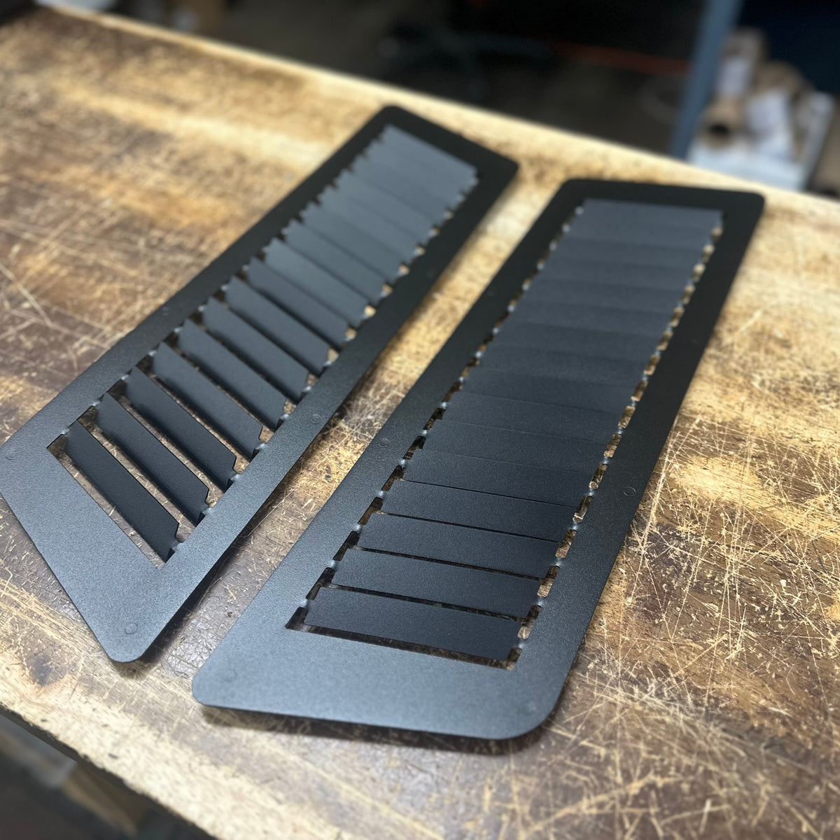 Hoodvent6x19black3_1200x1200_c