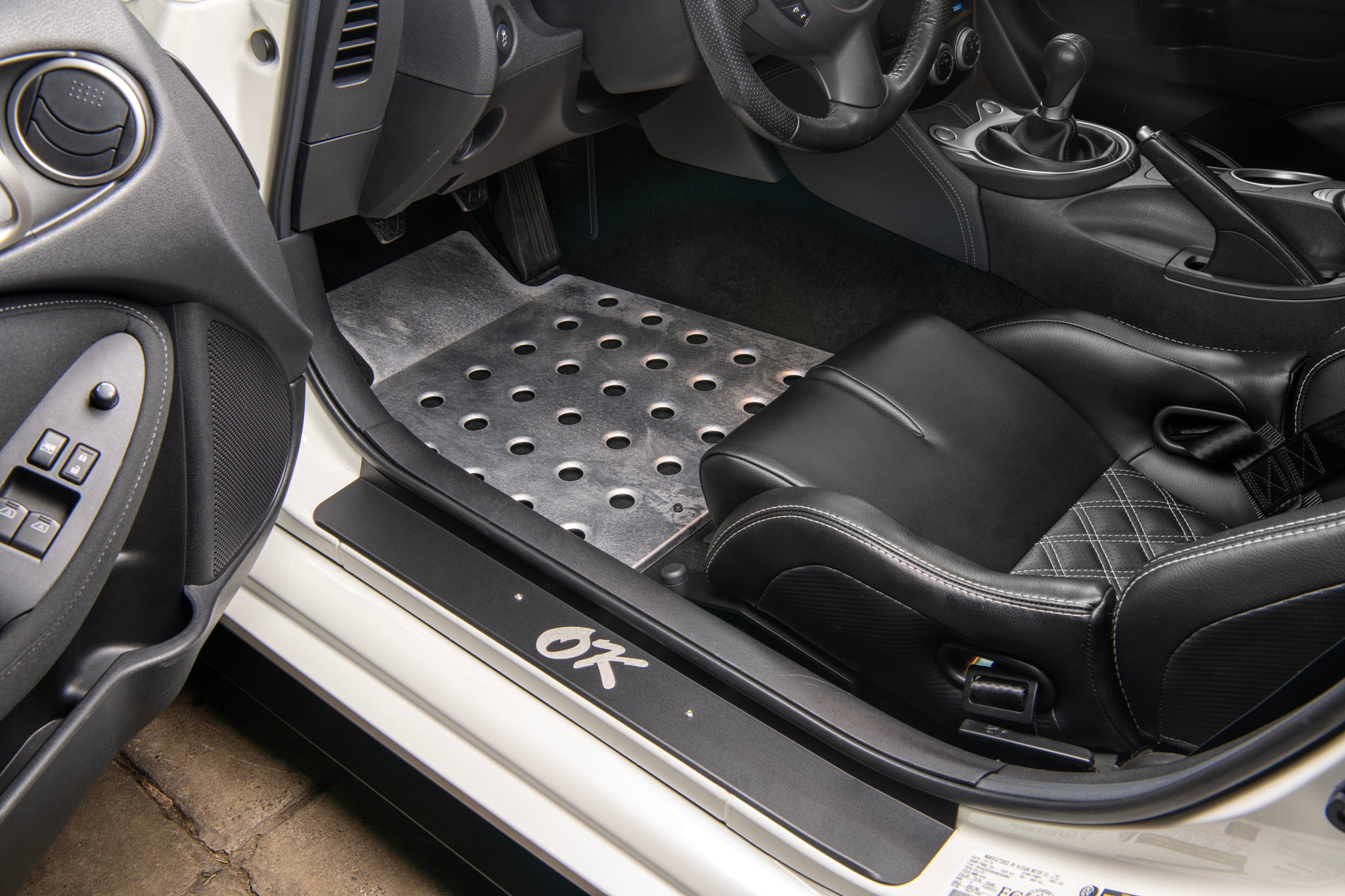 Skillard Door Sills for the Nissan 370Z