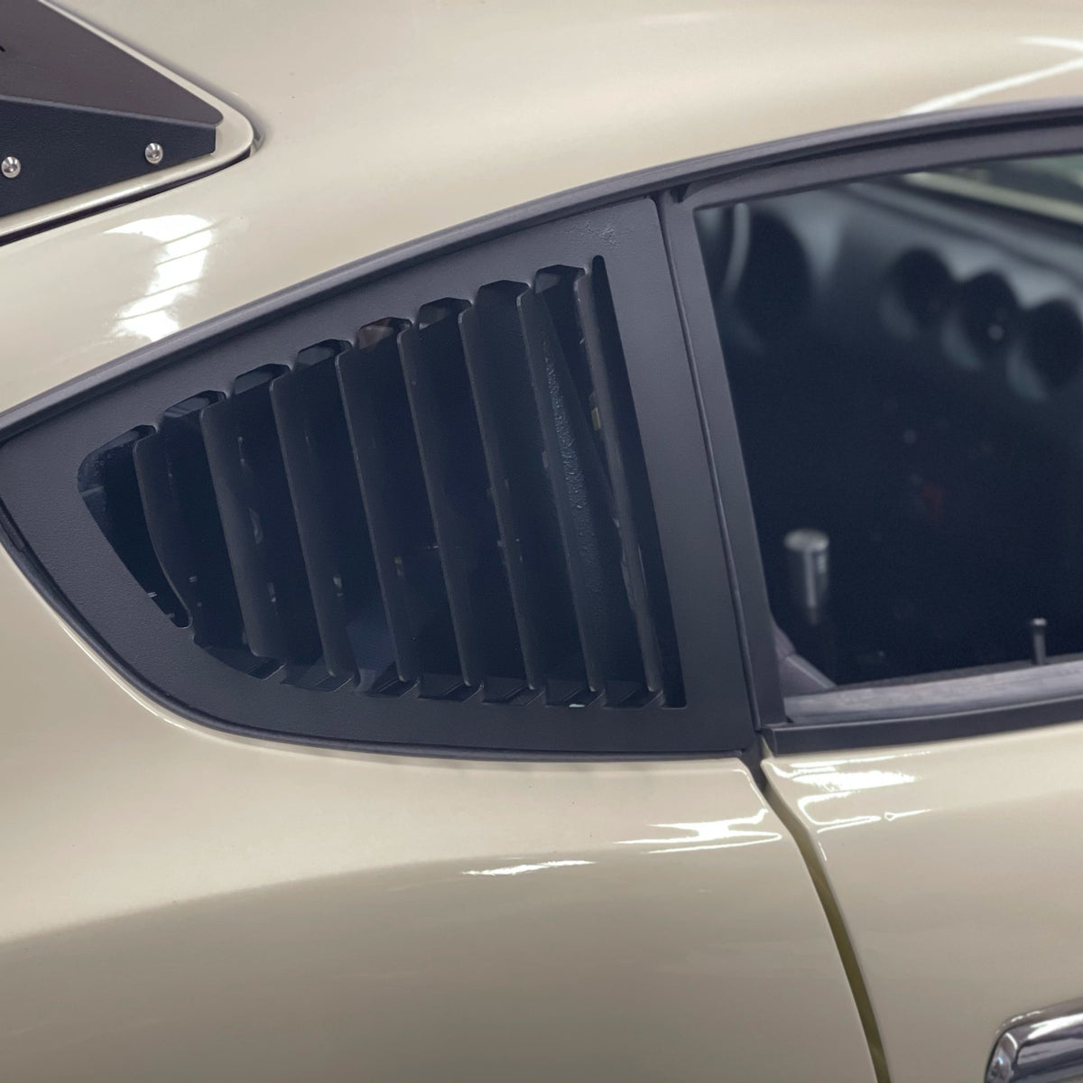 Quarter-Window-Louvers-4-